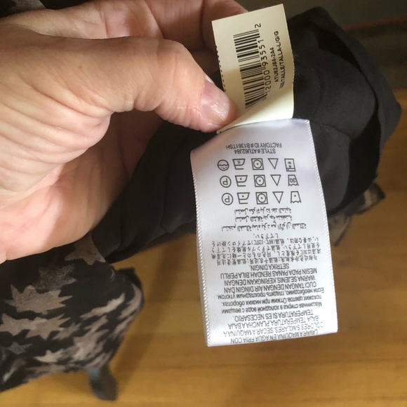 Pleated dress SZ L - Picture 7 of 8